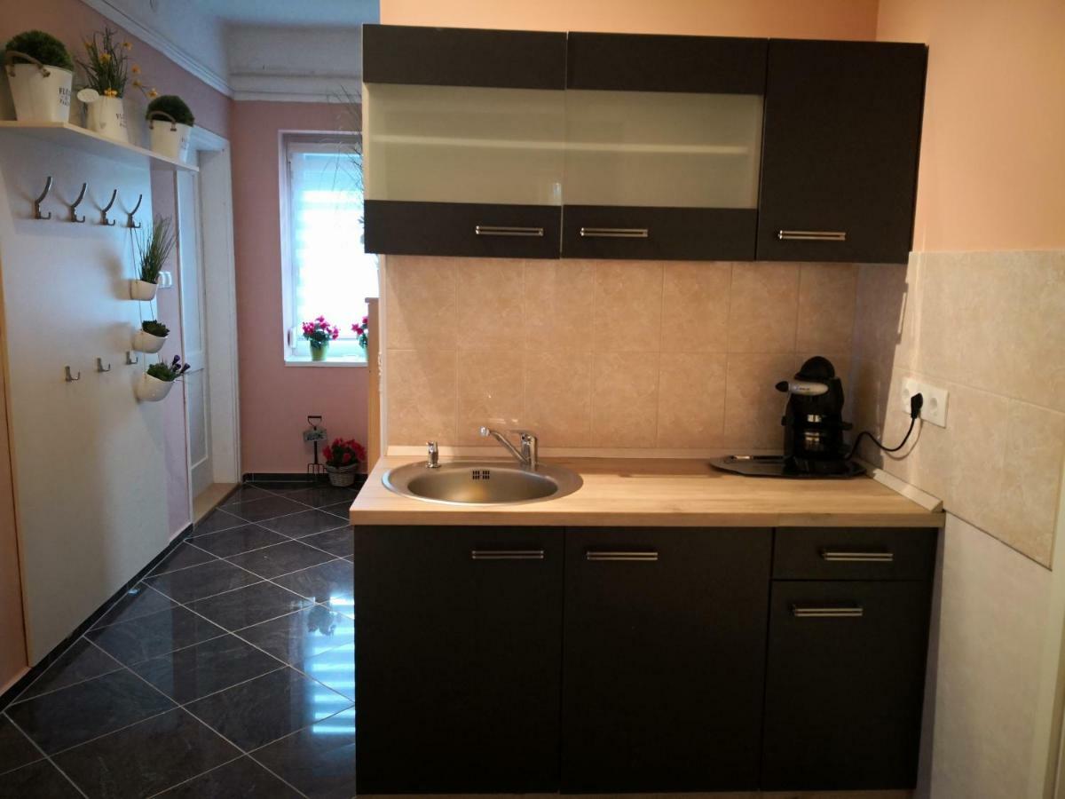 Kupola Apartman แซแก็ด ภายนอก รูปภาพ