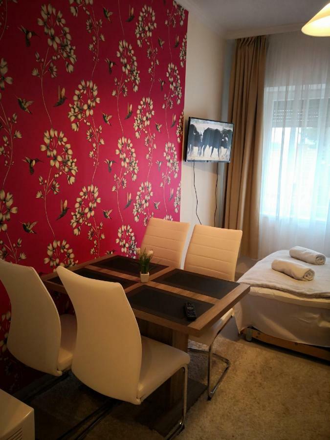 Kupola Apartman แซแก็ด ภายนอก รูปภาพ