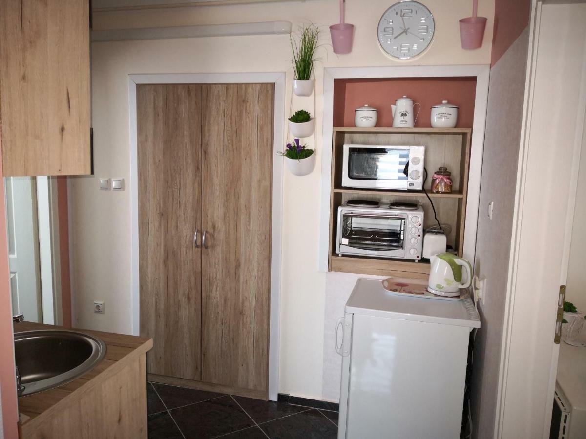 Kupola Apartman แซแก็ด ภายนอก รูปภาพ